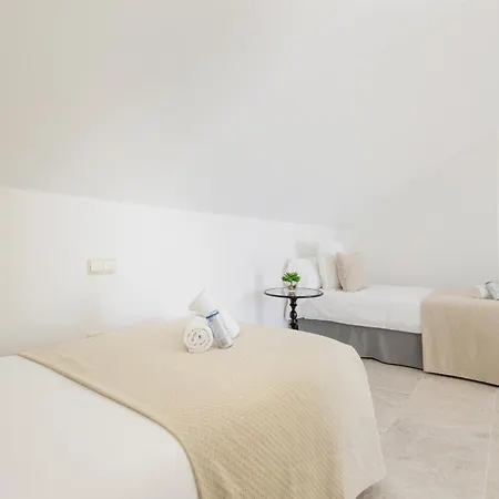 Townhouse In First Line Beach, Bahia De Marbella, Tatil Evi Marbella