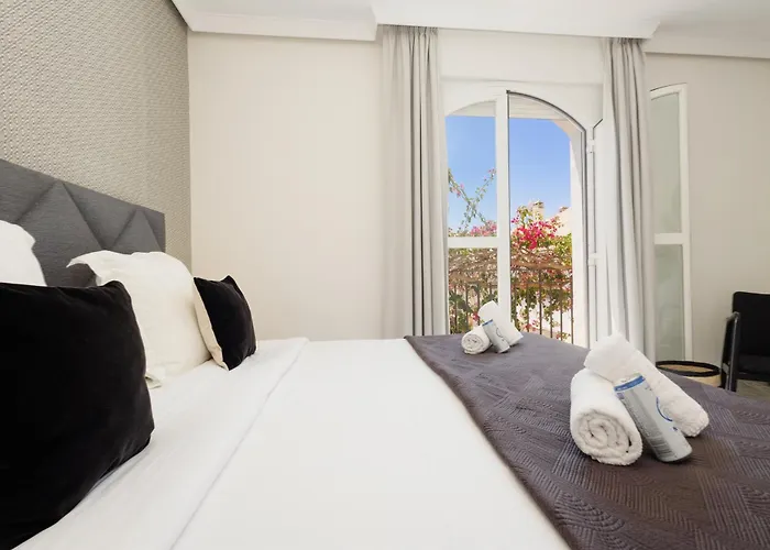 Townhouse In First Line Beach, Bahia De Marbella, *
