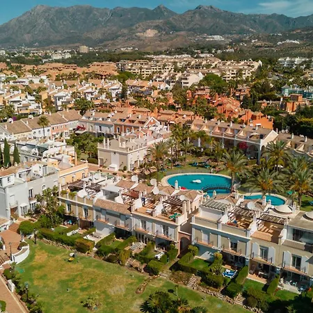 Townhouse In First Line Beach, Bahia De Marbella, Holiday home