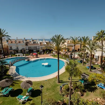 Semesterbostad Townhouse In First Line Beach, Bahia De Marbella, *