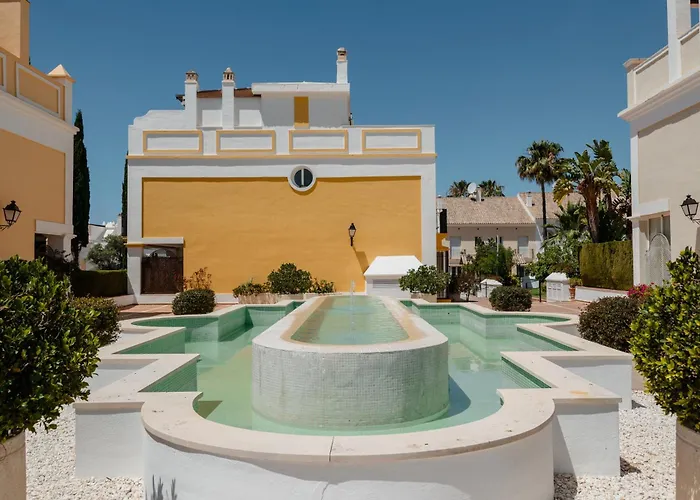 Townhouse In First Line Beach, Bahia De Marbella, *