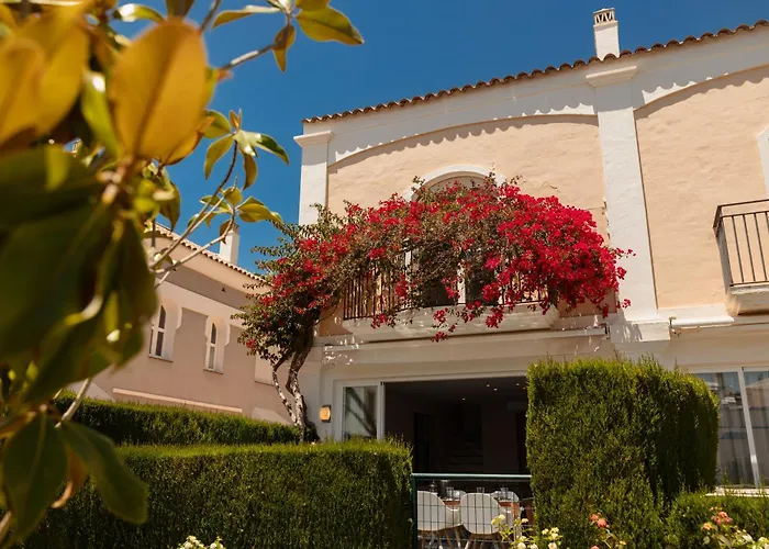 Townhouse In First Line Beach, Bahia De Marbella, Ferienhaus *