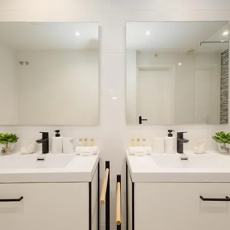 度假居 Townhouse In First Line Beach, Bahia De Marbella, *