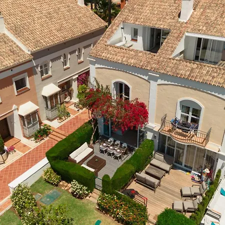 Townhouse In First Line Beach, Bahia De Marbella, Semesterbostad *