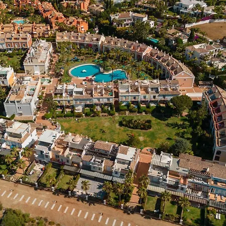 Semesterbostad Townhouse In First Line Beach, Bahia De Marbella, Marbella
