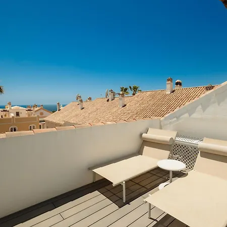 Semesterbostad Townhouse In First Line Beach, Bahia De Marbella,