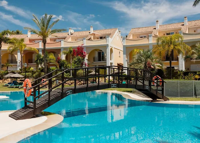 בית נופש Townhouse In First Line Beach, Bahia De Marbella, *