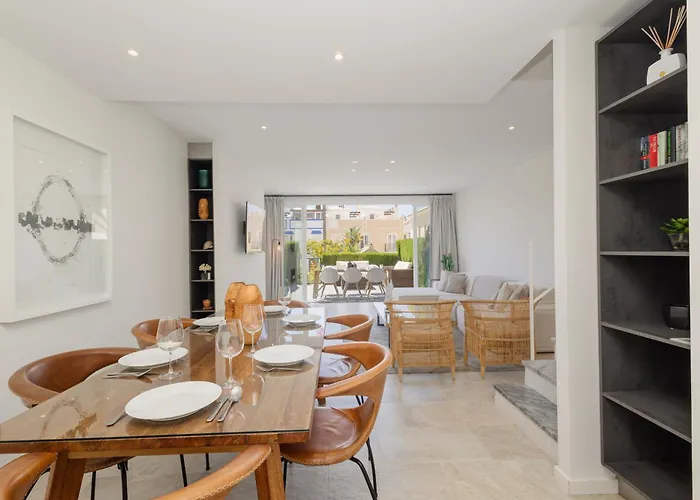 Townhouse In First Line Beach, Bahia De Marbella, בית נופש *