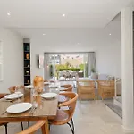 Townhouse In First Line Beach, Bahia De Marbella, Dom wakacyjny *