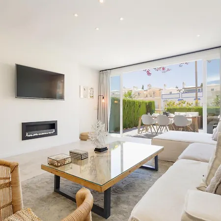 Feriehus Townhouse In First Line Beach, Bahia De Marbella,